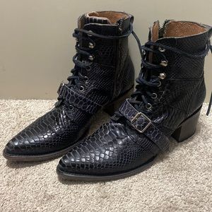 Freebird fauna size 10 black snake skin